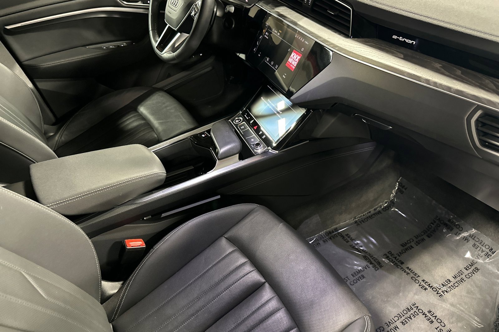 Certified 2023 Audi e-tron Premium Plus w/ Premium Plus Package image 15