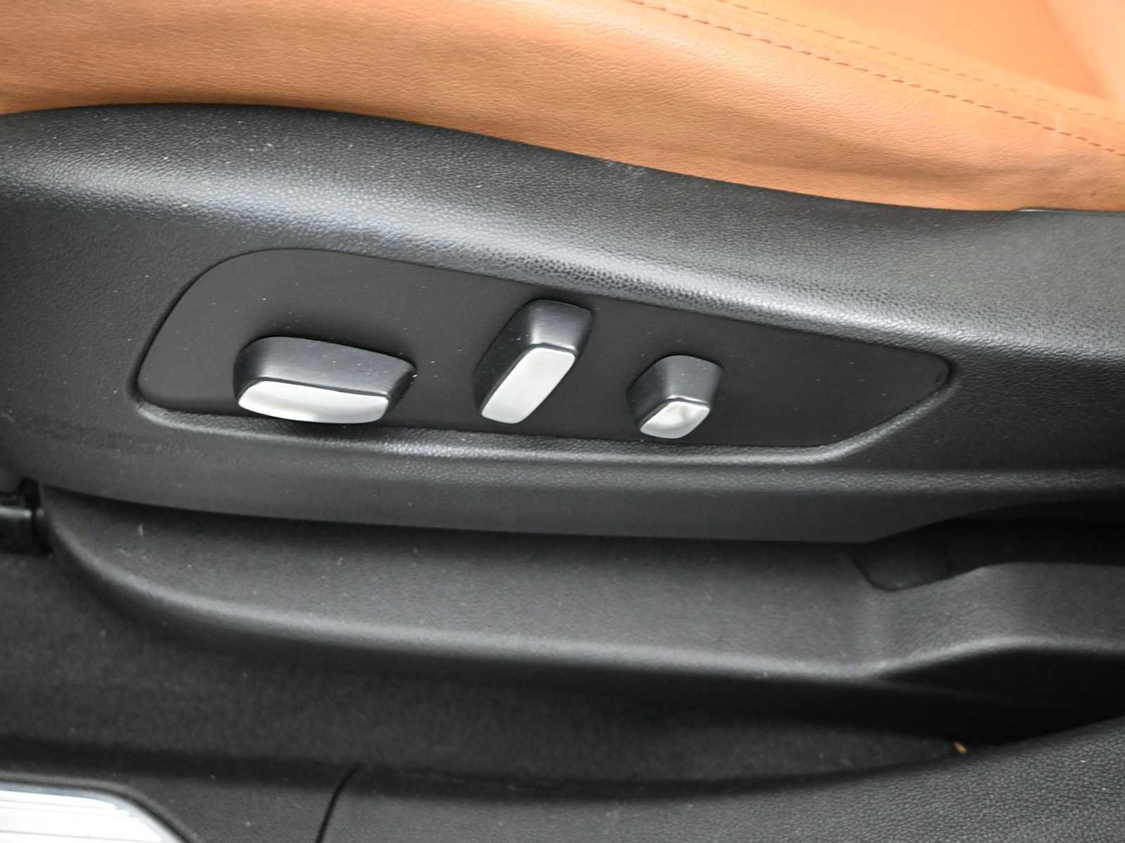 Used 2020 Cadillac XT5 Premium Luxury AWD/4WD image 23