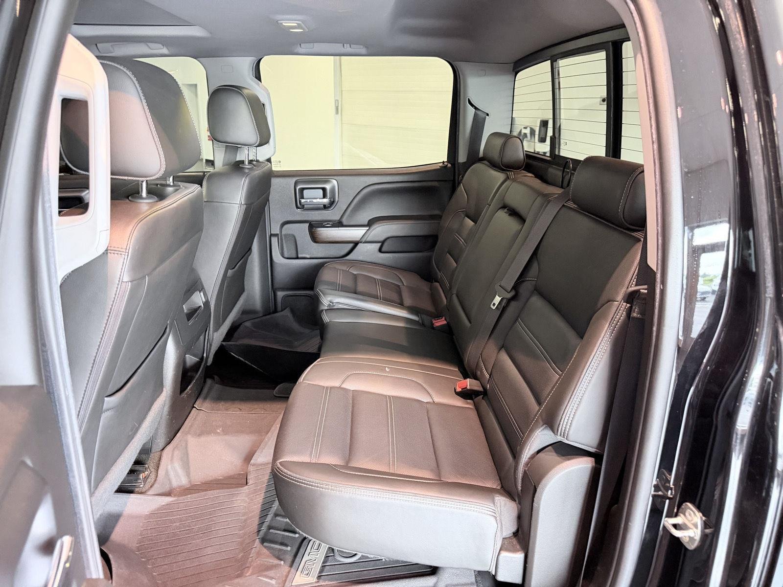 Used 2018 GMC Sierra 2500 Denali w/ Duramax Plus Package AWD/4WD image 23