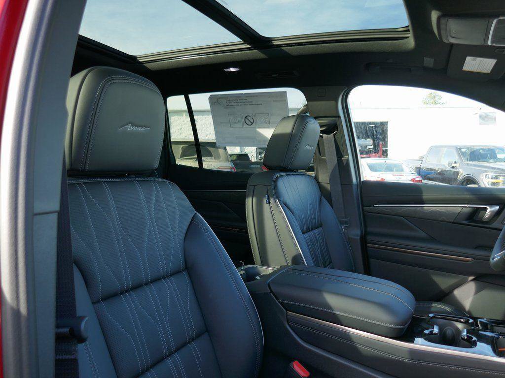New 2026 Buick Enclave Avenir w/ Super Cruise Package image 8