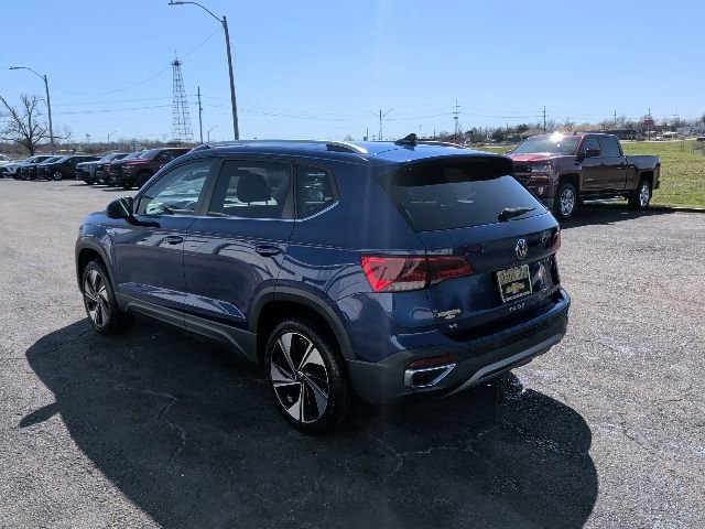 Used 2023 Volkswagen Taos SE image 3