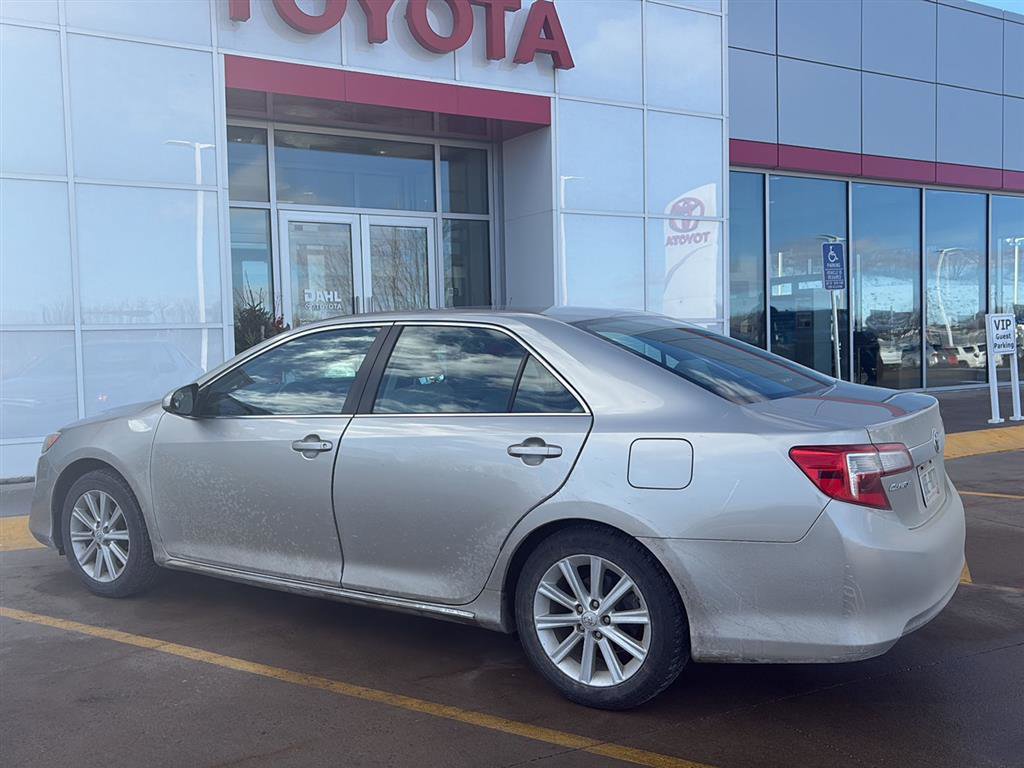 Used 2014 Toyota Camry XLE image 3
