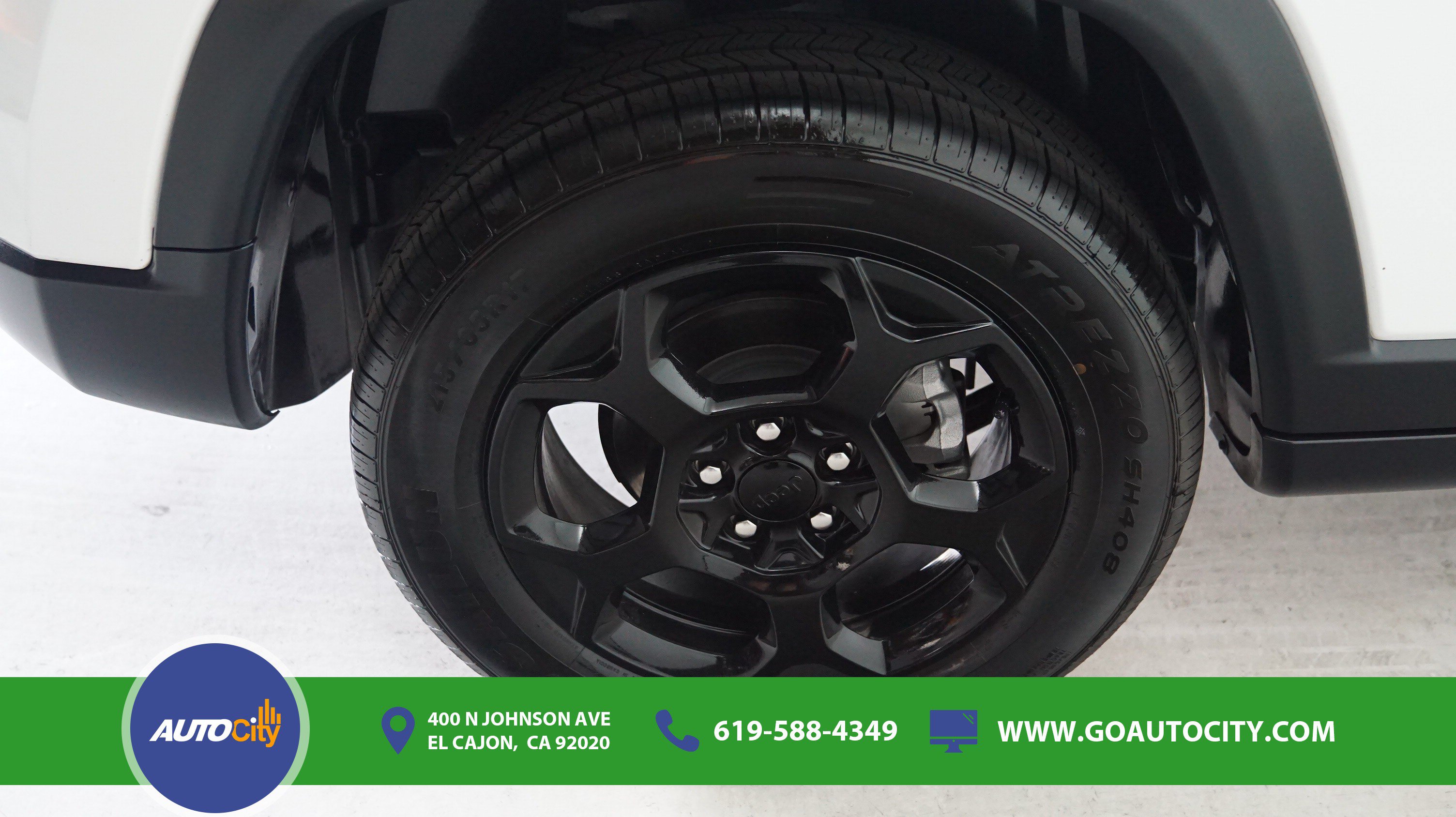 Used 2023 Jeep Compass Trailhawk AWD/4WD image 13