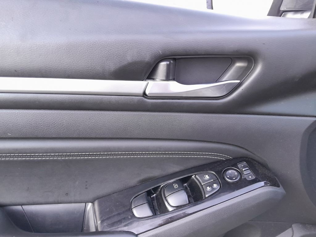 Used 2021 Nissan Altima 2.5 SV w/ SV Premium Package image 11