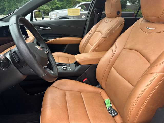 Used 2025 Cadillac XT4 Sport AWD/4WD image 39