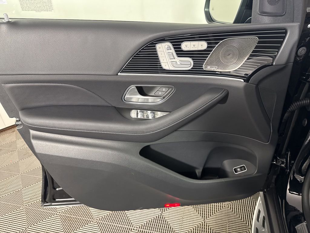 New 2026 Mercedes-Benz GLS 580 4MATIC image 25