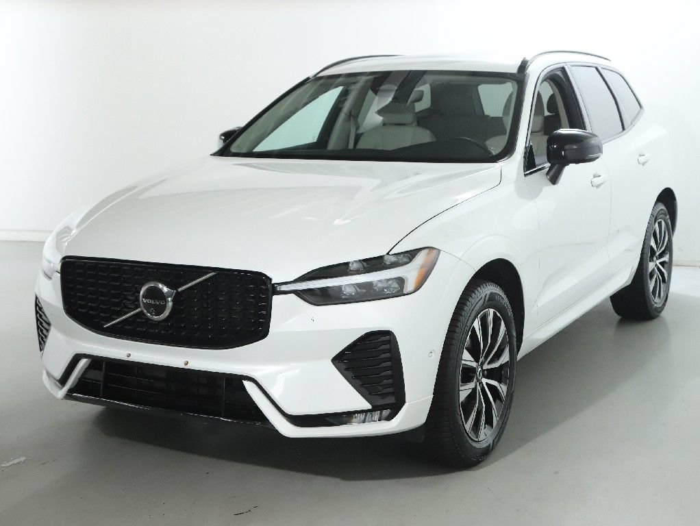 Used 2024 Volvo XC60 B5 Plus AWD/4WD image 3