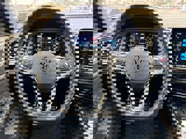 Used 2025 Volkswagen Atlas Cross Sport SEL Premium R-Line image 14