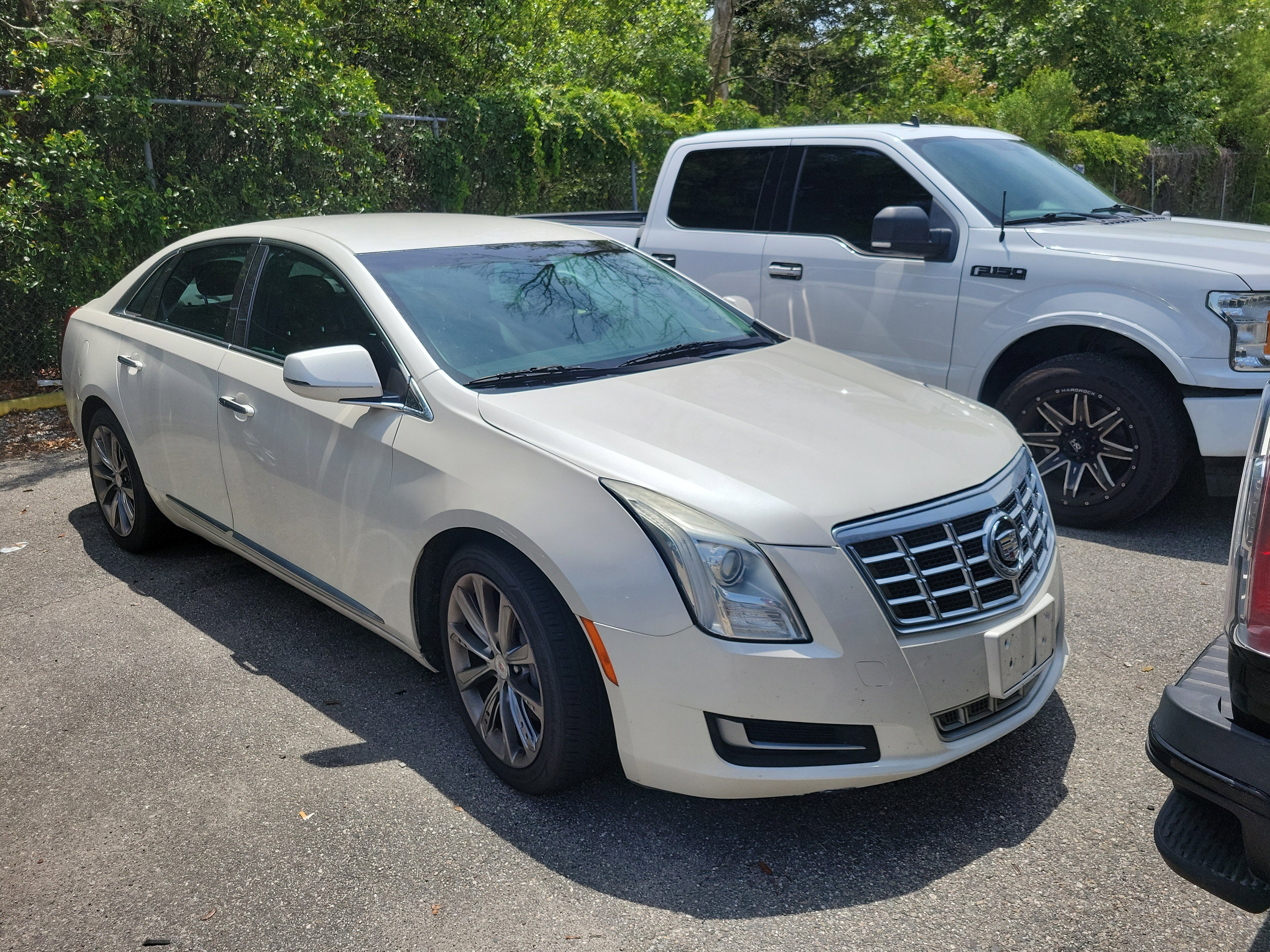Used 2014 Cadillac XTS FWD image 2