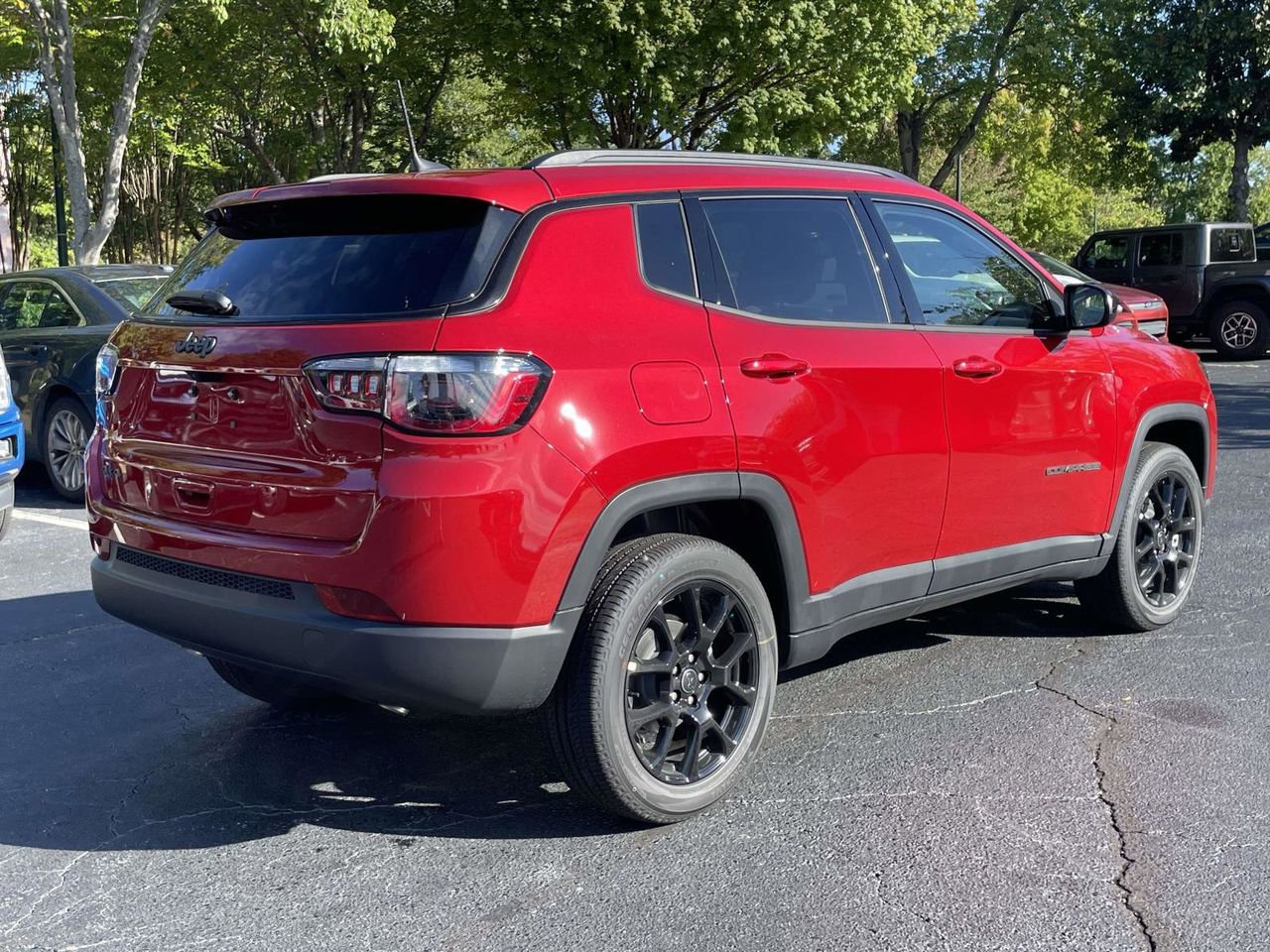 New 2026 Jeep Compass Latitude image 9