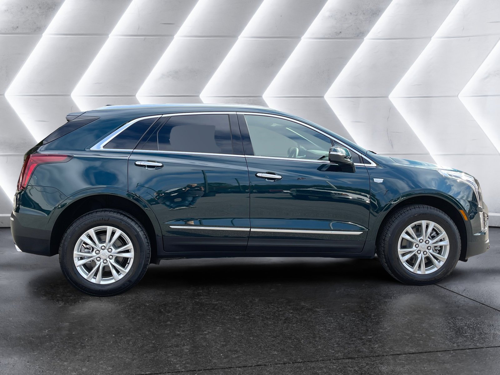 New 2025 Cadillac XT5 Luxury image 7