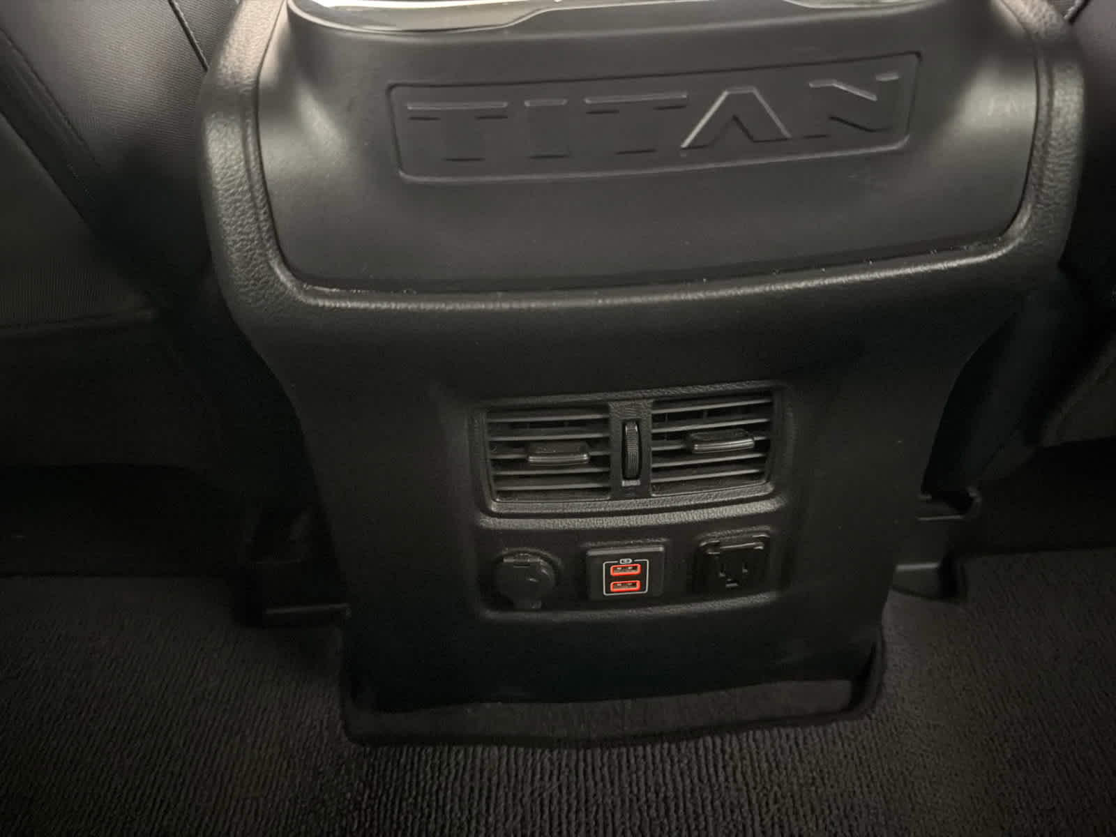 Used 2023 Nissan Titan SV w/ SV Convenience Package image 21