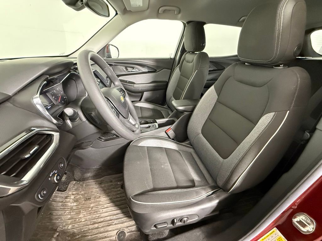 Used 2022 Chevrolet TrailBlazer LT w/ Convenience Package image 5