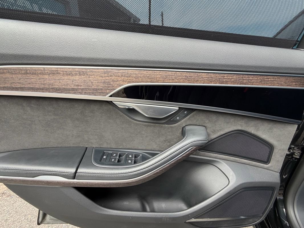 Used 2021 Audi A8 L 3.0T w/ Executive Plus Package image 12