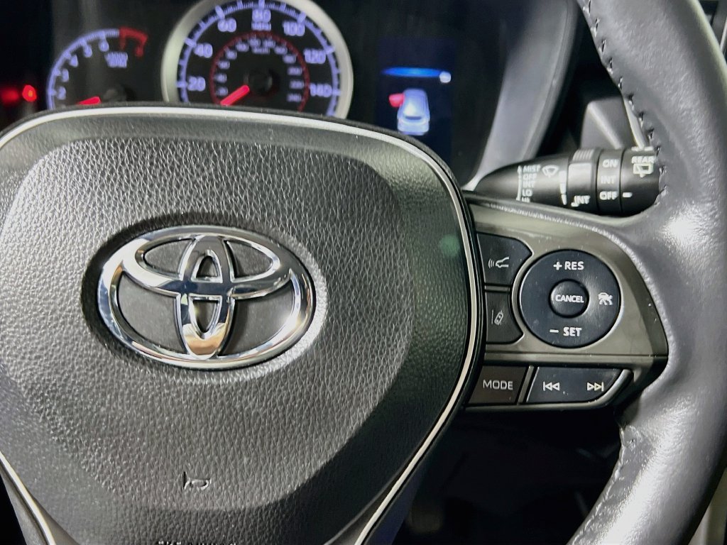 Used 2022 Toyota Corolla Cross LE w/ Moonroof Package FWD image 16