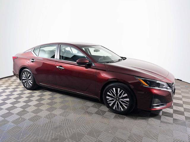 Certified 2023 Nissan Altima 2.5 SV image 3