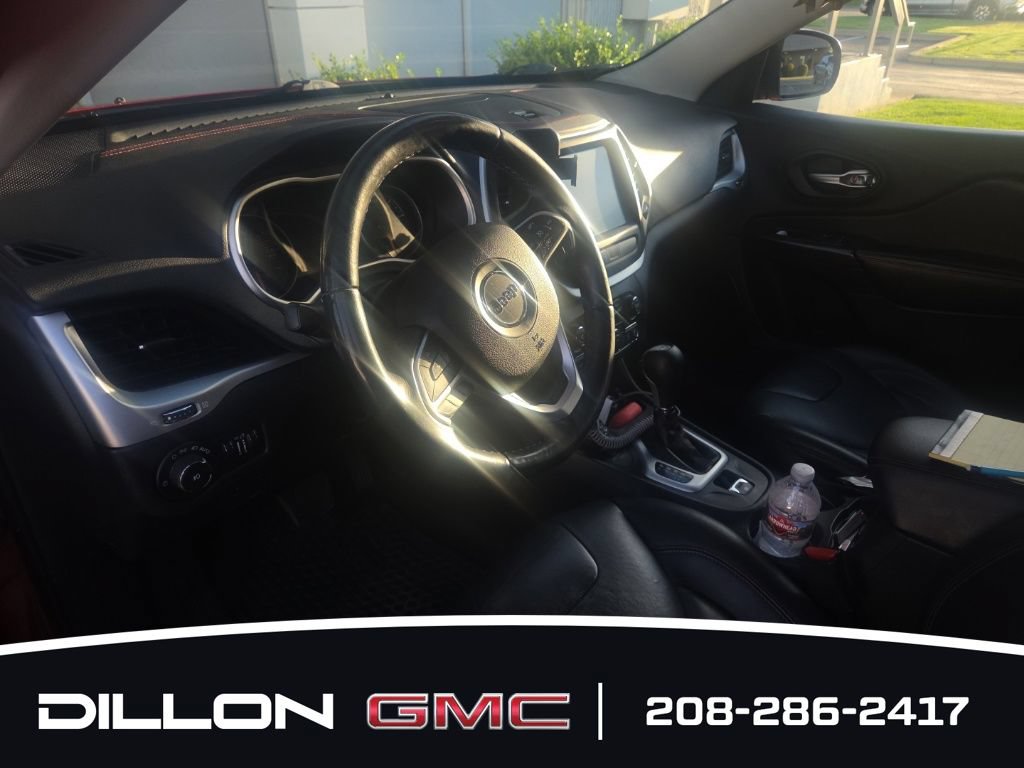 Used 2016 Jeep Cherokee Trailhawk w/ Leather Interior Group AWD/4WD image 9