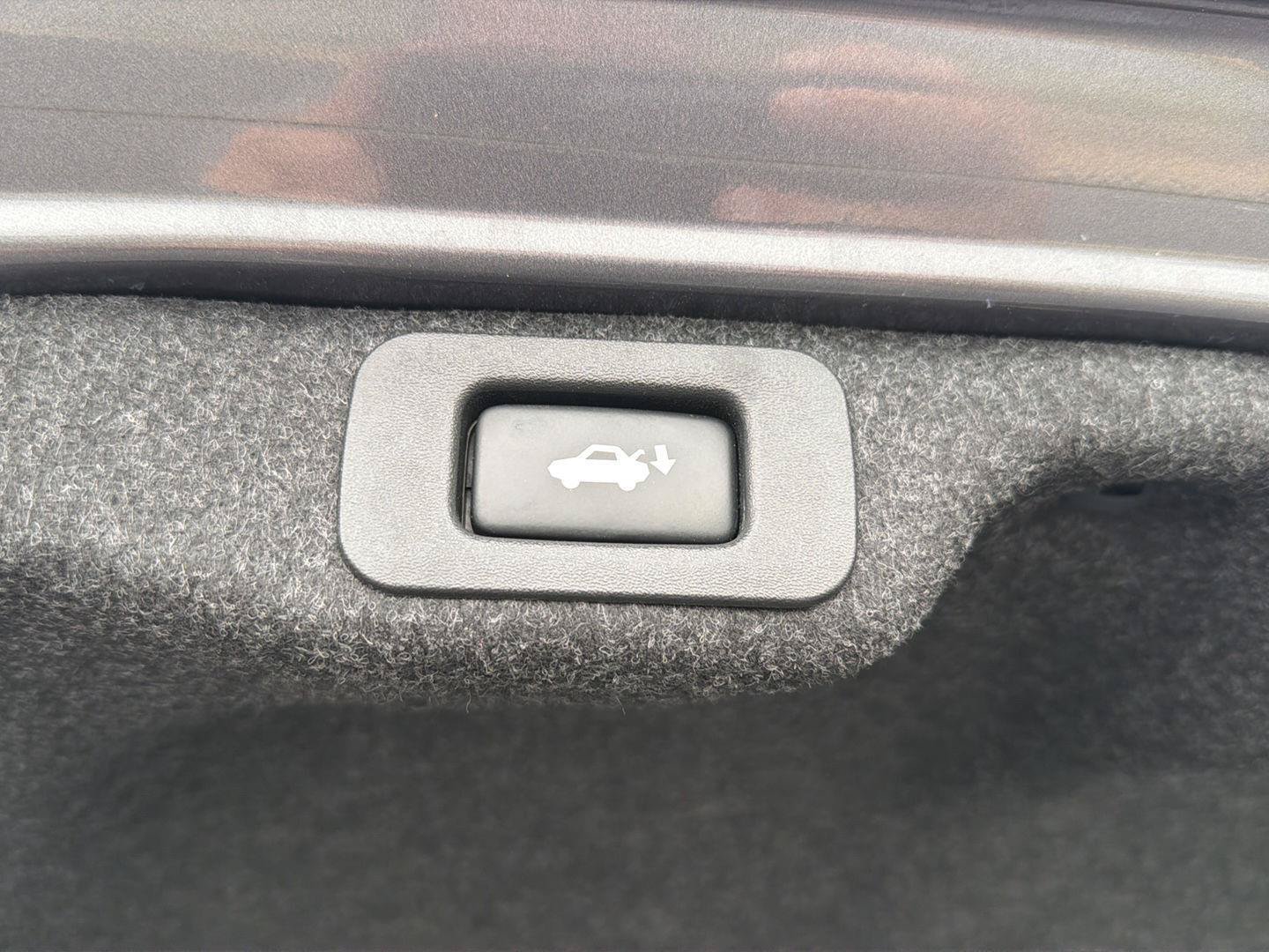 Used 2018 Lexus ES 350 w/ Luxury Package w/Wood Trim FWD image 37