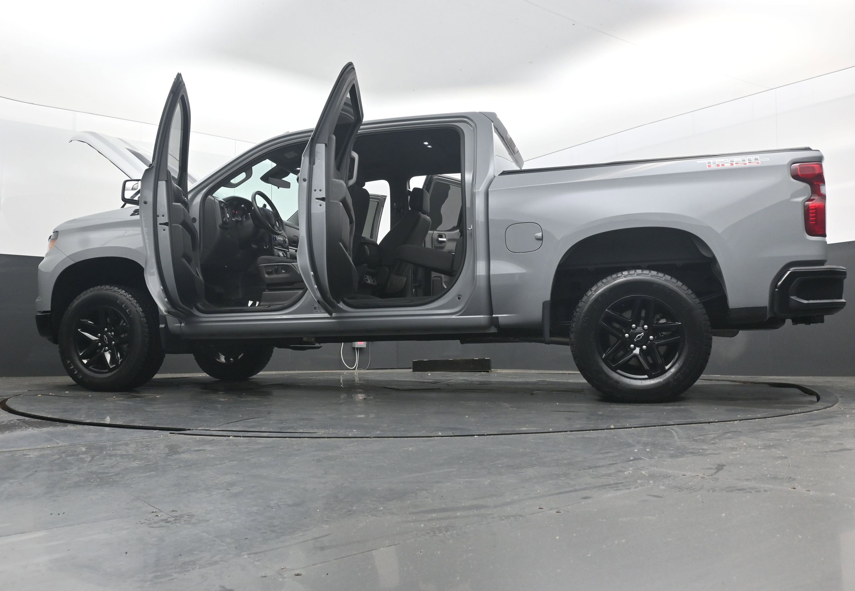 Used 2024 Chevrolet Silverado 1500 Custom Trail Boss w/ LPO, Dark Essentials Package AWD/4WD image 44