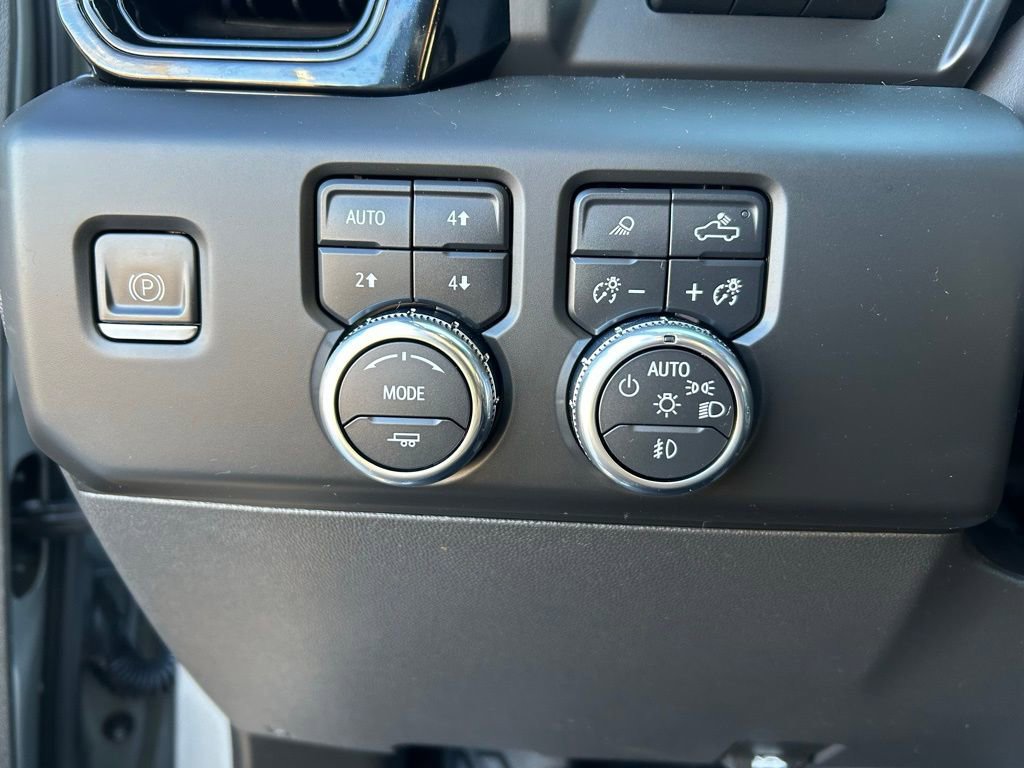 Used 2023 GMC Sierra 1500 AT4X w/ AT4X AEV Edition image 17