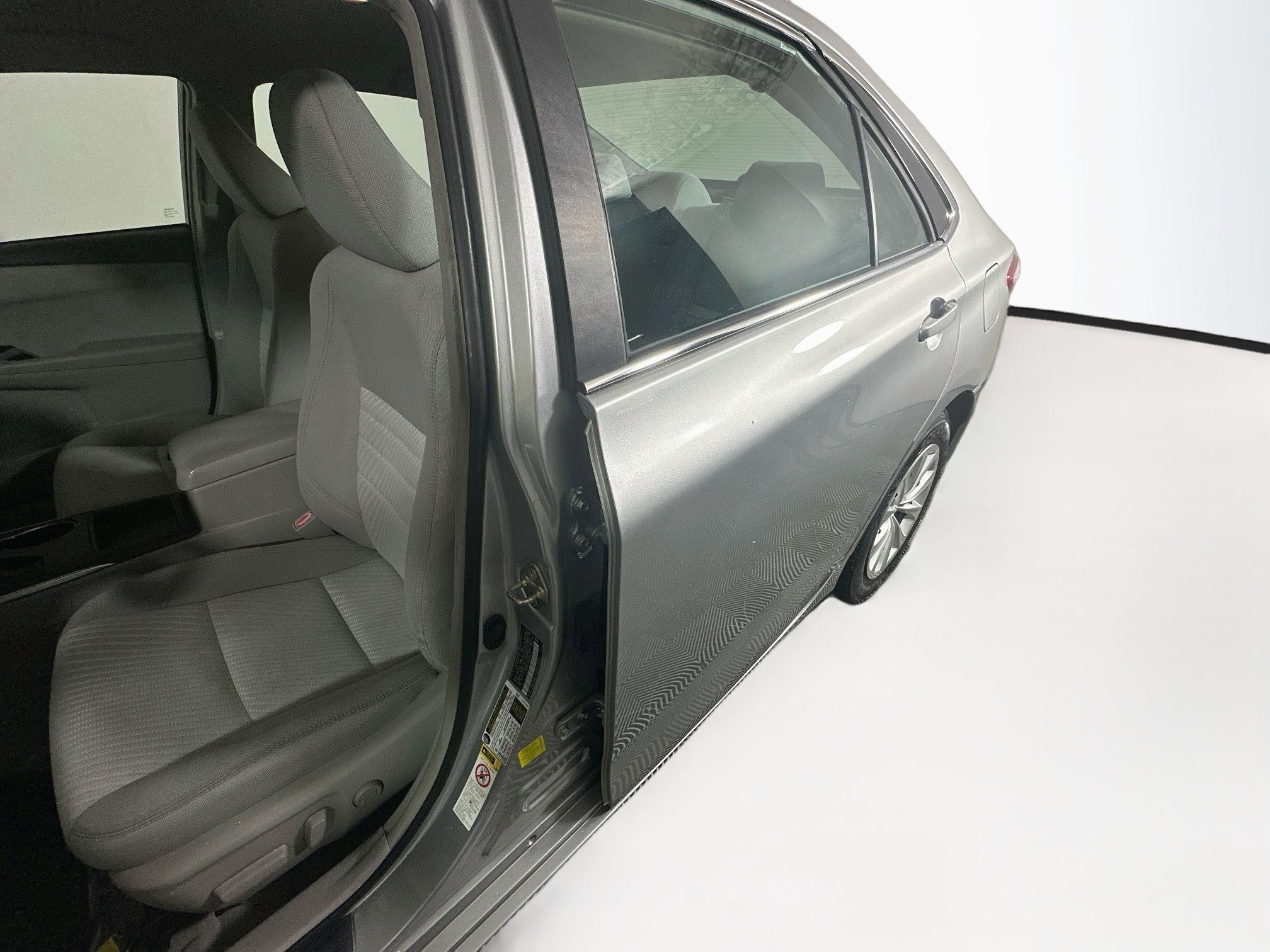 Used 2017 Toyota Camry LE FWD image 12