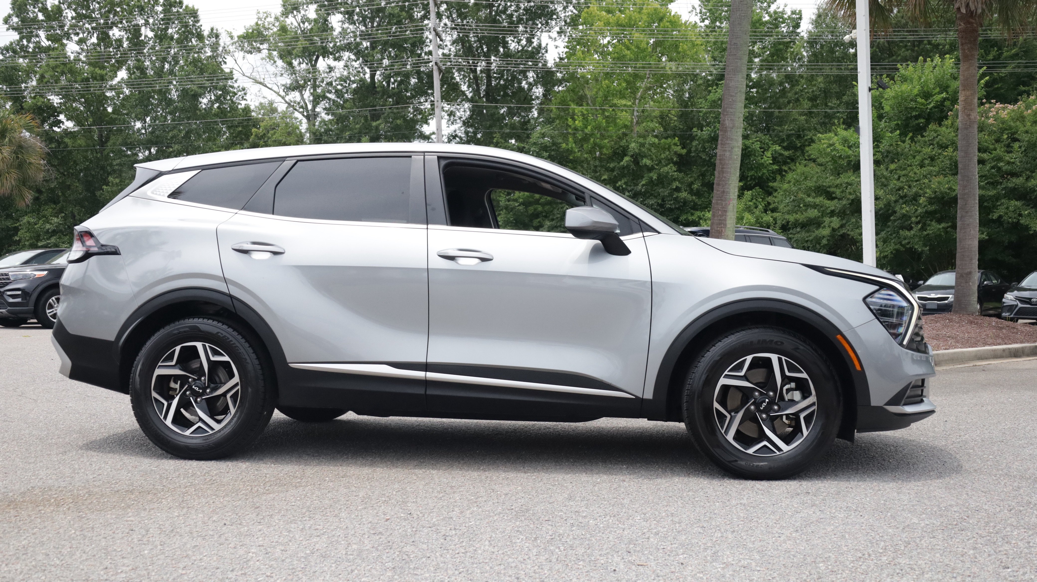 Used 2024 Kia Sportage LX FWD image 6