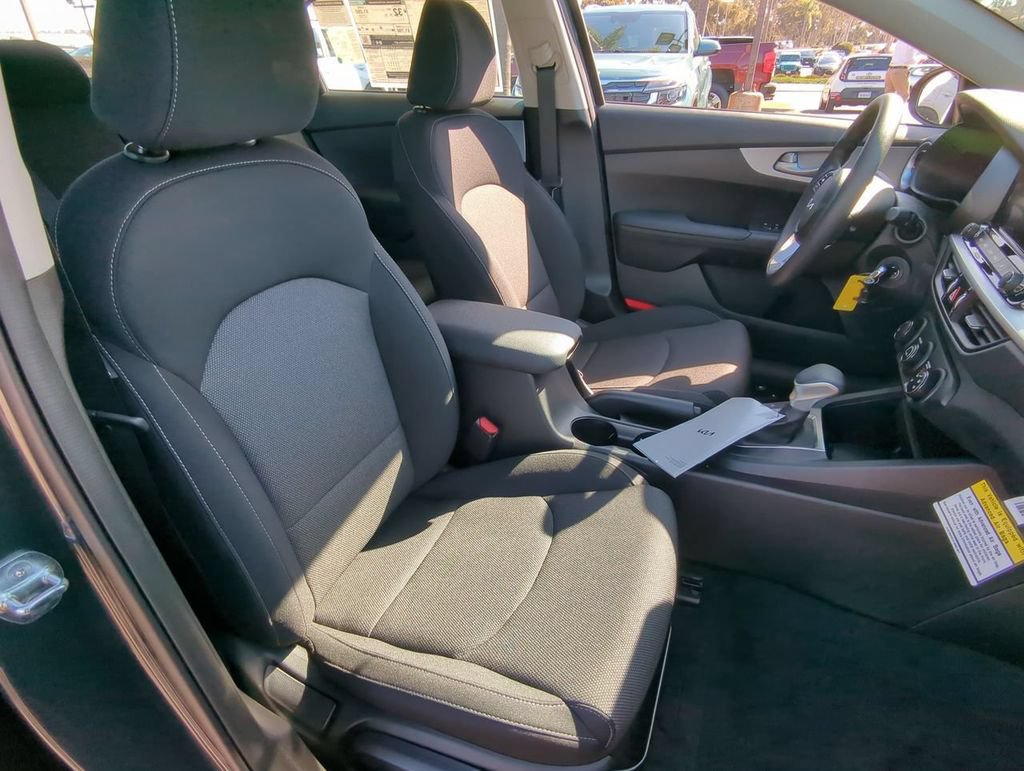 Certified 2024 Kia Forte LXS w/ LXS Technology Package FWD image 24