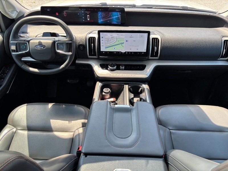 Used 2025 Ford Expedition Max Active AWD/4WD image 15