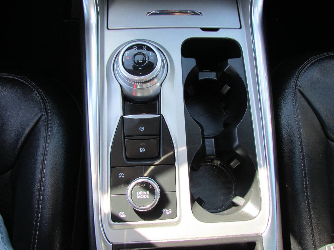 Used 2023 Ford Explorer Limited image 24
