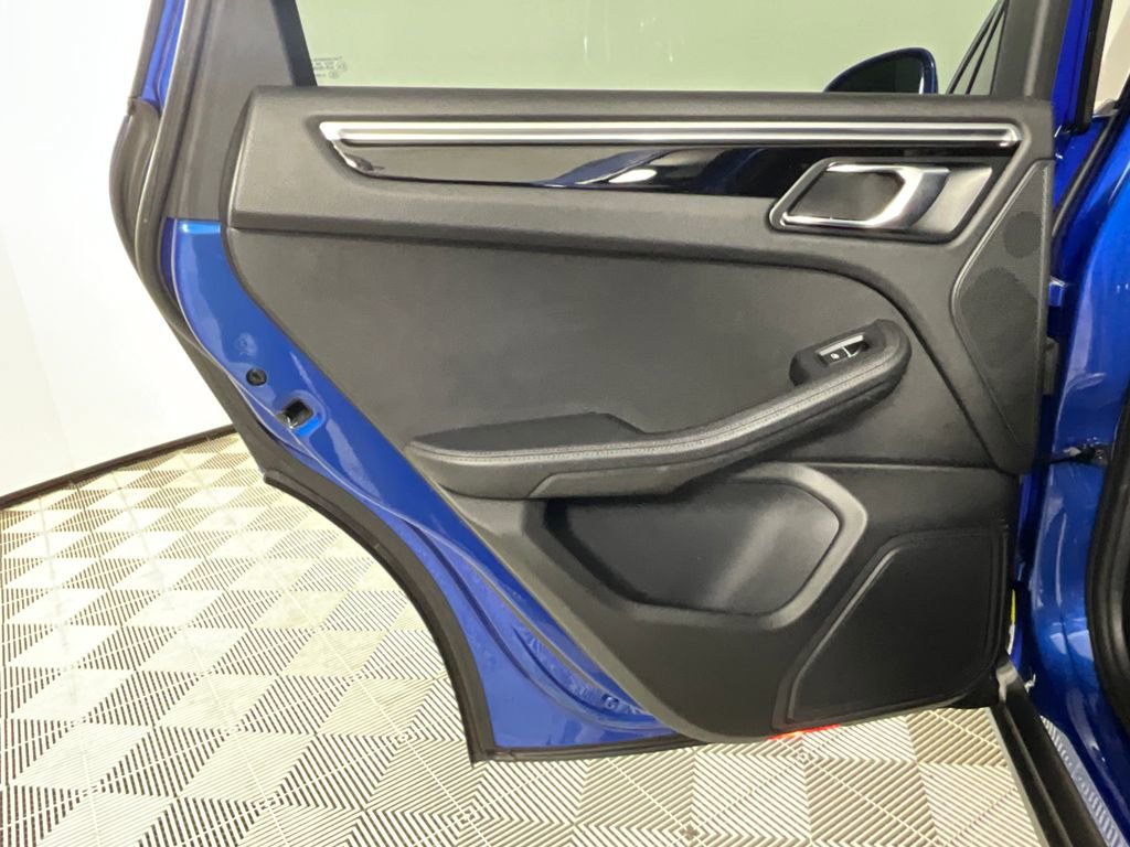 Used 2018 Porsche Macan AWD/4WD image 26