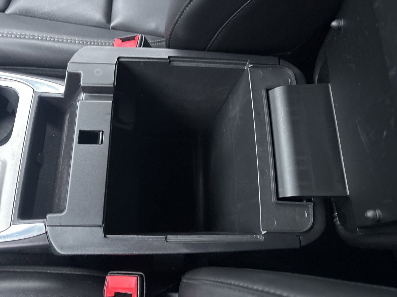 Used 2021 Ford Explorer XLT w/ Equipment Group 202A image 31