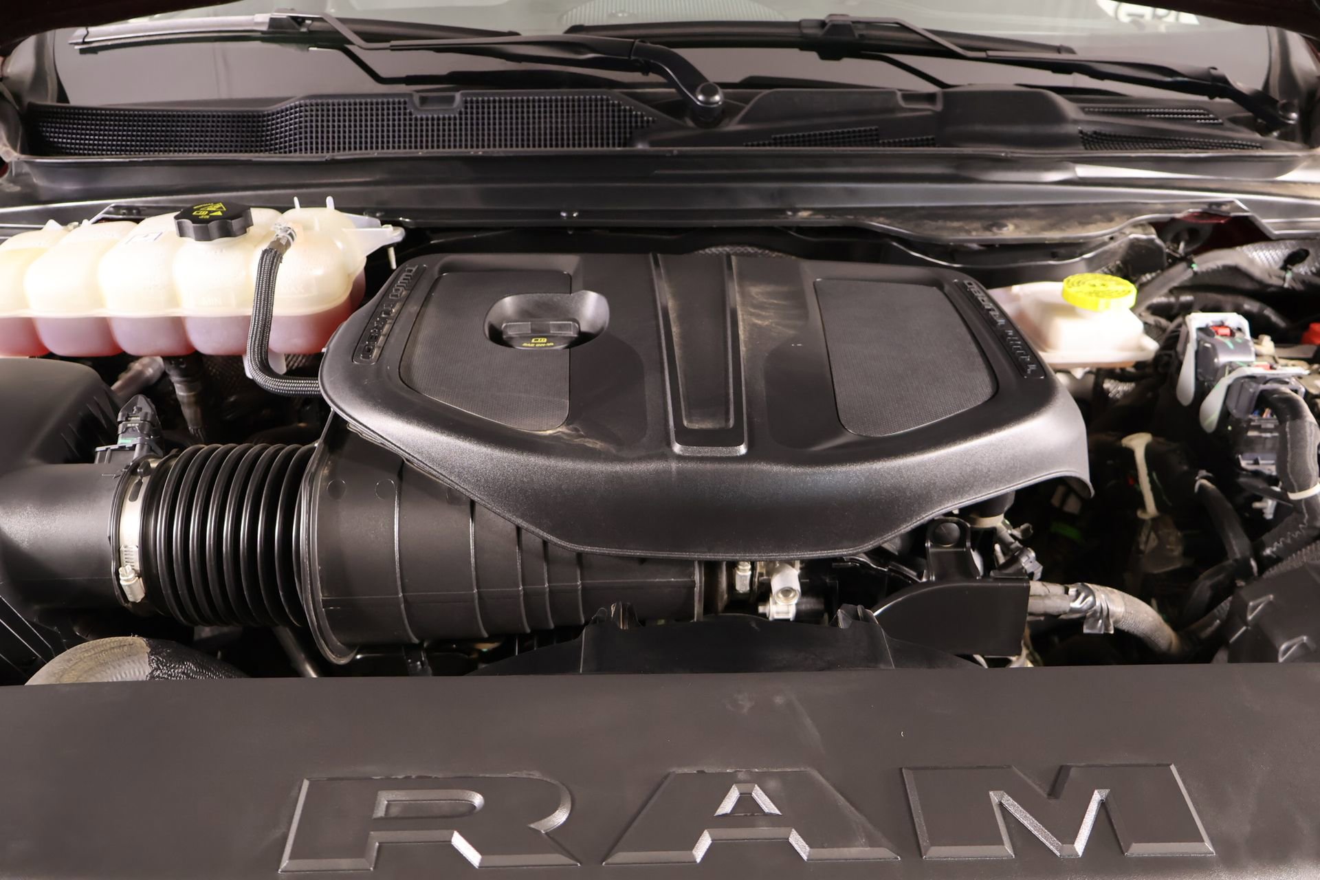 Used 2025 RAM 1500 Laramie w/ Sport Appearance Package image 21