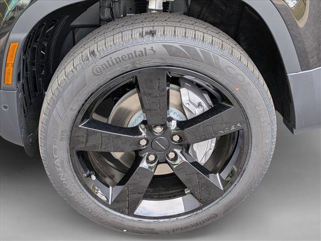 New 2026 Land Rover Defender 110 S image 9