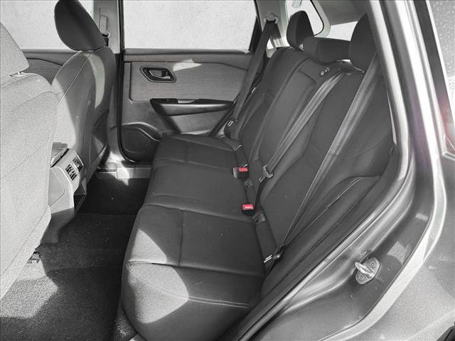 Used 2023 Nissan Rogue S image 16