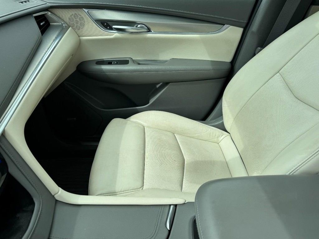 Used 2018 Cadillac XT5 Premium Luxury image 14