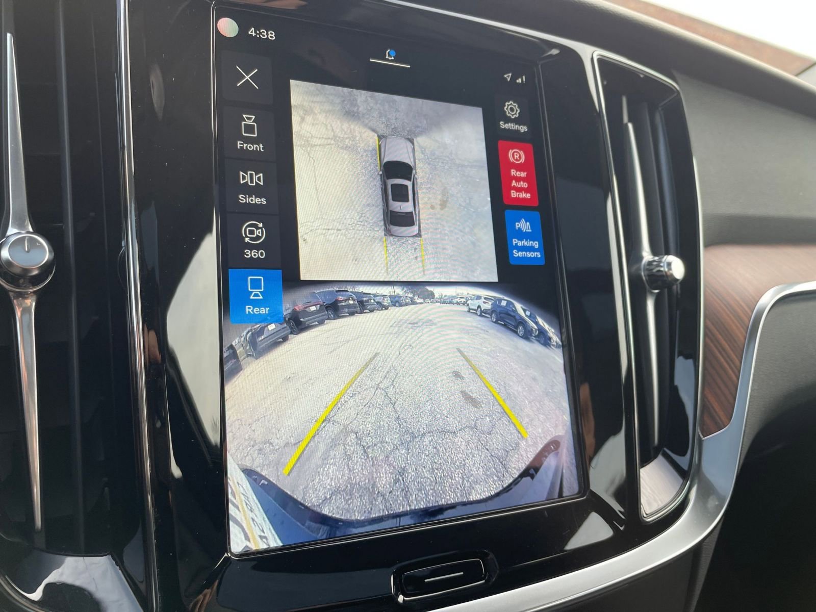 Used 2025 Volvo S60 B5 Plus image 23