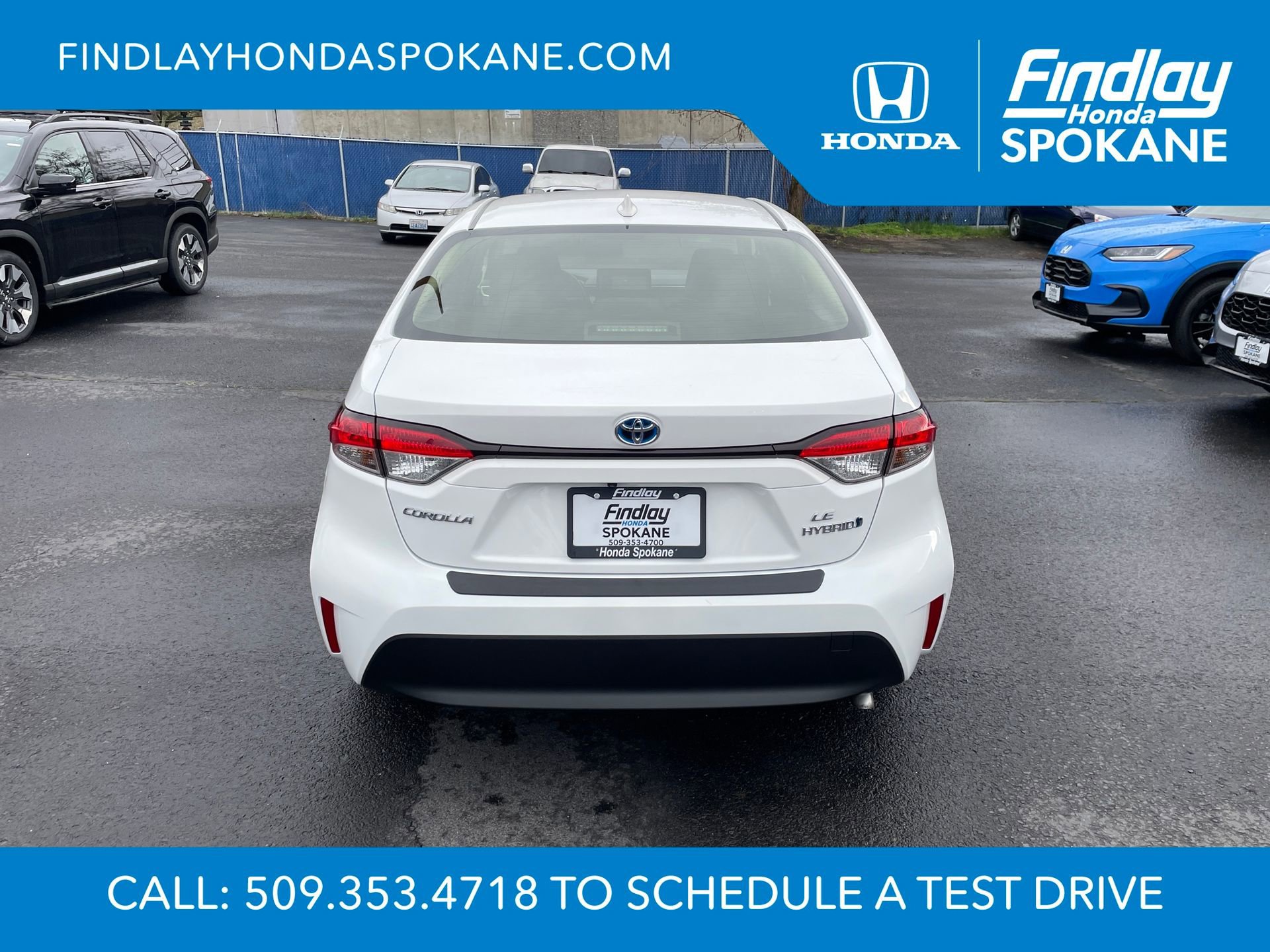 Used 2024 Toyota Corolla LE w/ LE Convenience Package FWD image 3