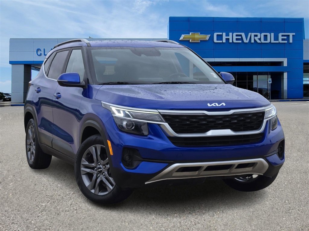 Used 2023 Kia Seltos S w/ Navigation Package