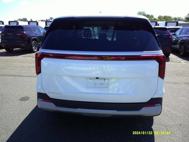 Used 2025 Kia Carnival FWD image 5