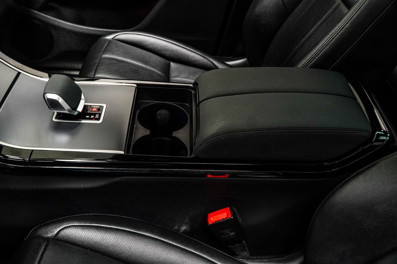 Used 2024 Land Rover Range Rover Evoque Dynamic SE image 18