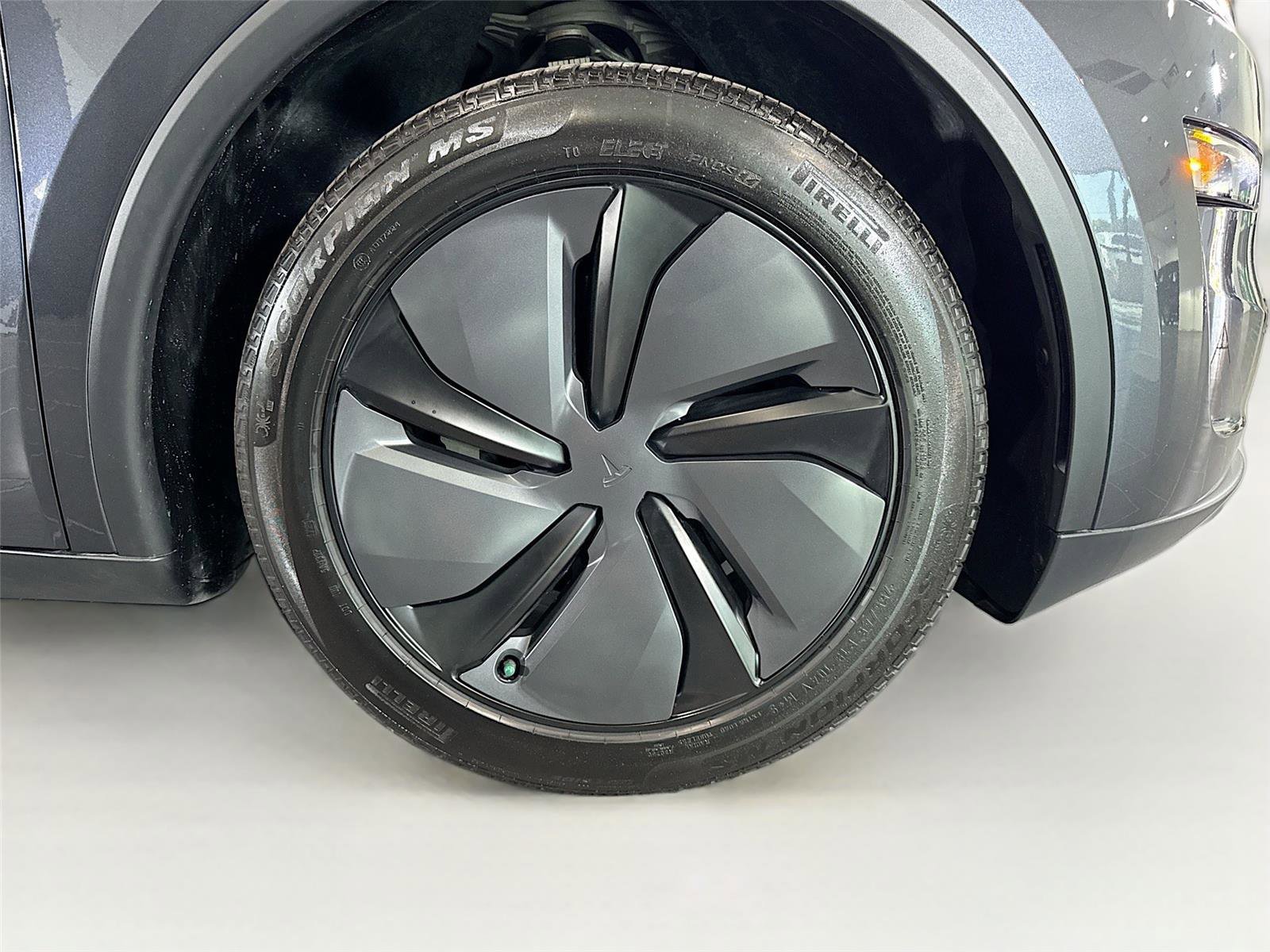 Used 2026 Tesla Model Y 2WD image 33