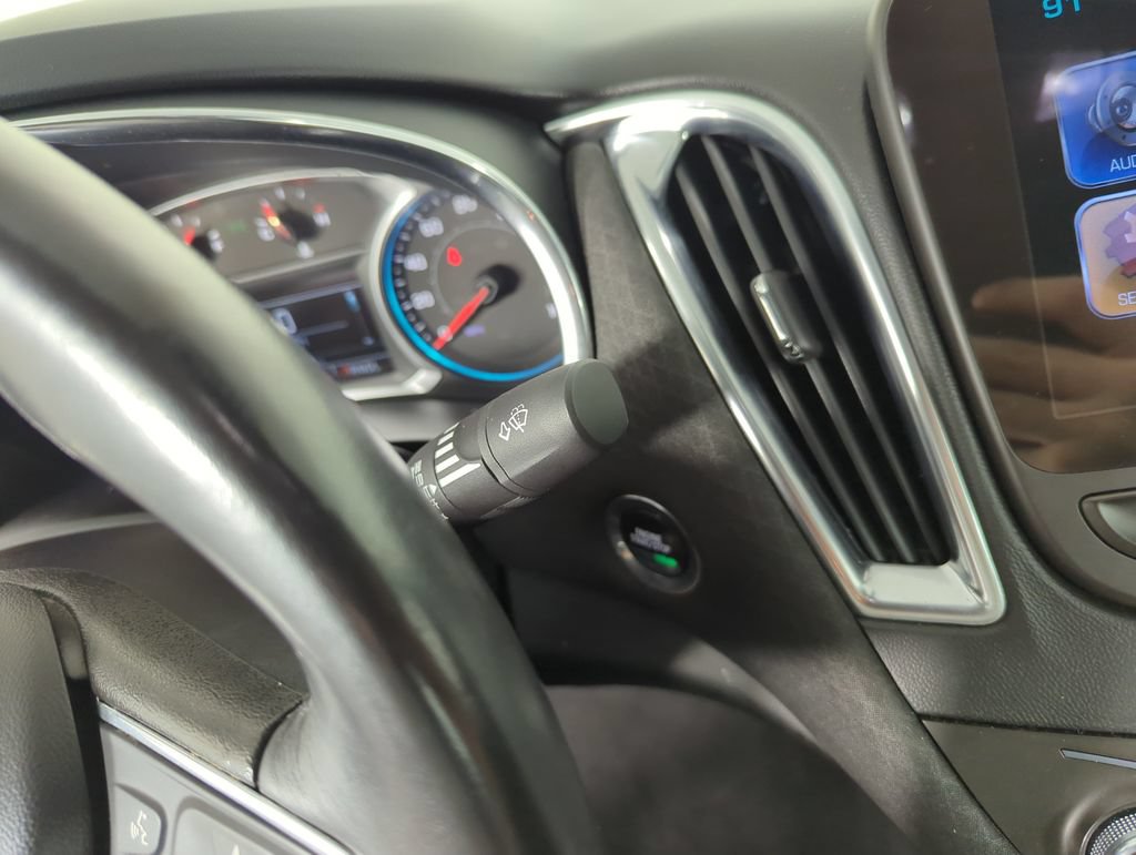 Used 2016 Chevrolet Malibu LT FWD image 23