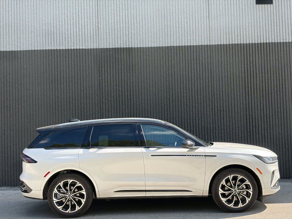 New 2026 Lincoln Nautilus Reserve AWD/4WD image 8