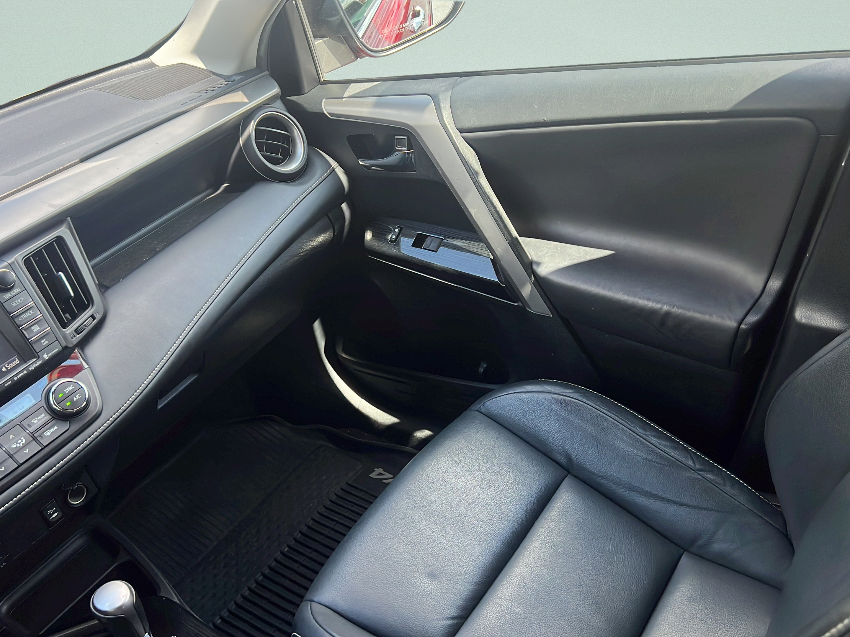 Used 2017 Toyota RAV4 Limited w/ Advanced Technology Package AWD/4WD image 16
