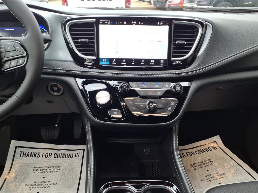 New 2026 Chrysler Pacifica Limited w/ S Appearance Package image 9