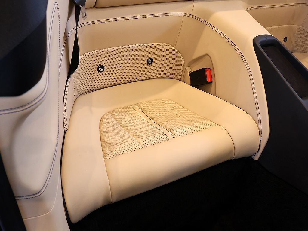 Certified 2020 Ferrari Portofino RWD image 50