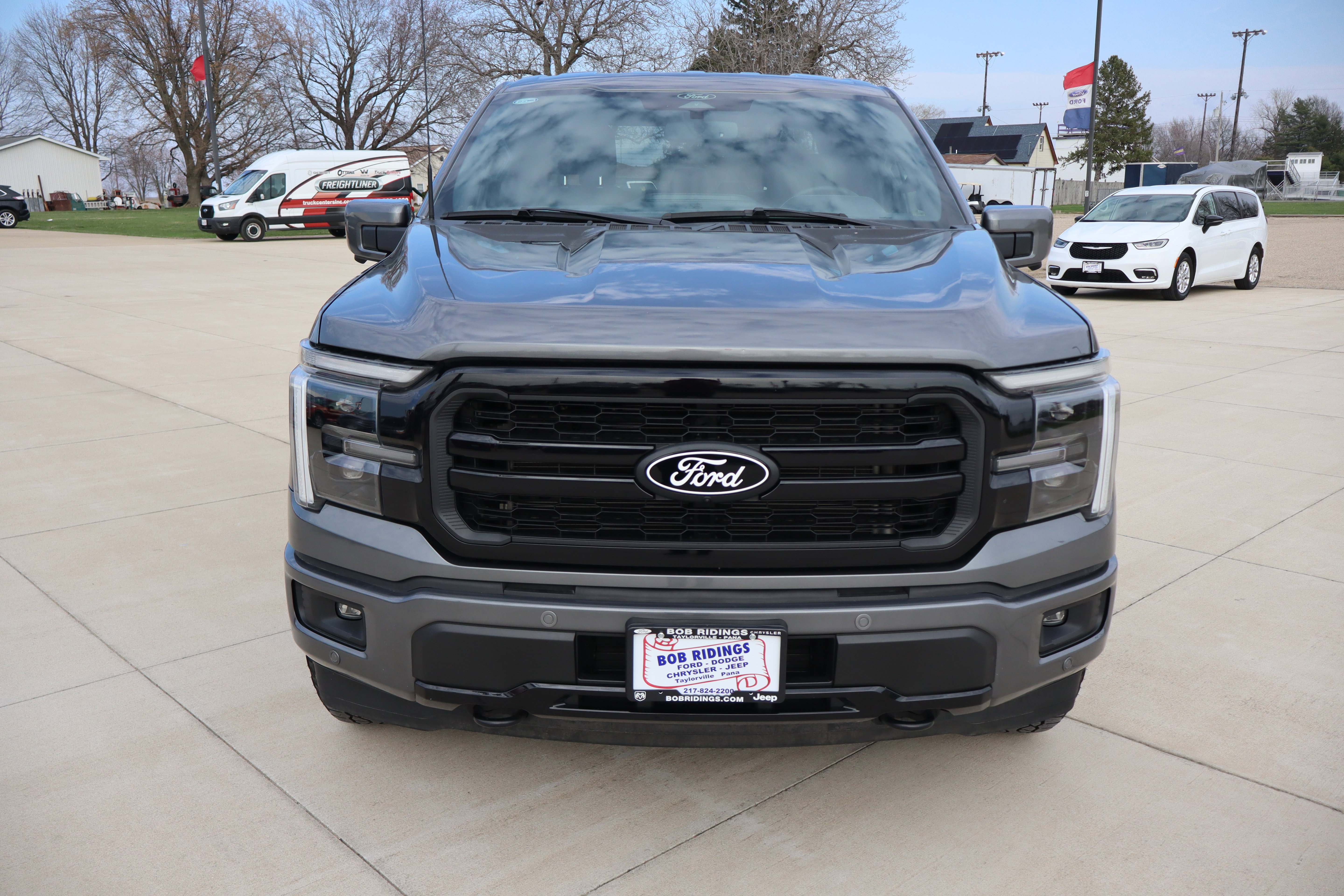 Used 2025 Ford F150 Lariat AWD/4WD image 3