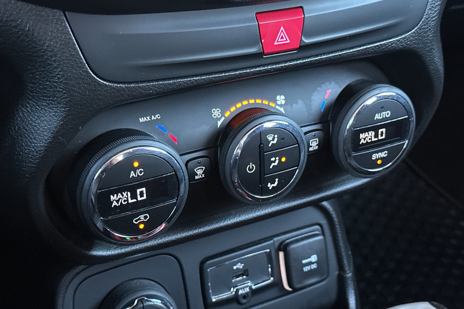 Used 2016 Jeep Renegade Trailhawk AWD/4WD image 20