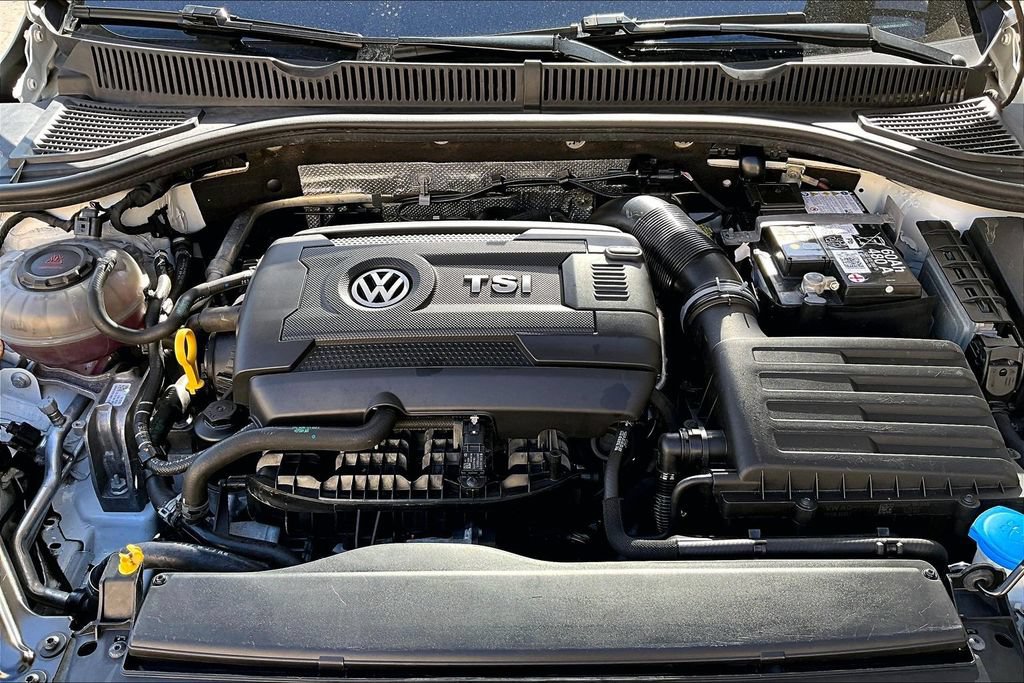 Used 2024 Volkswagen Jetta GLI 40th Anniversary Edition FWD image 28