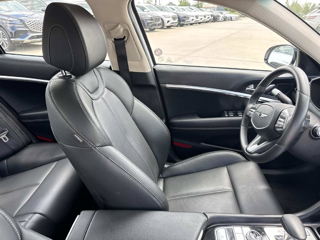 Used 2025 Genesis G70 2.5T RWD image 13